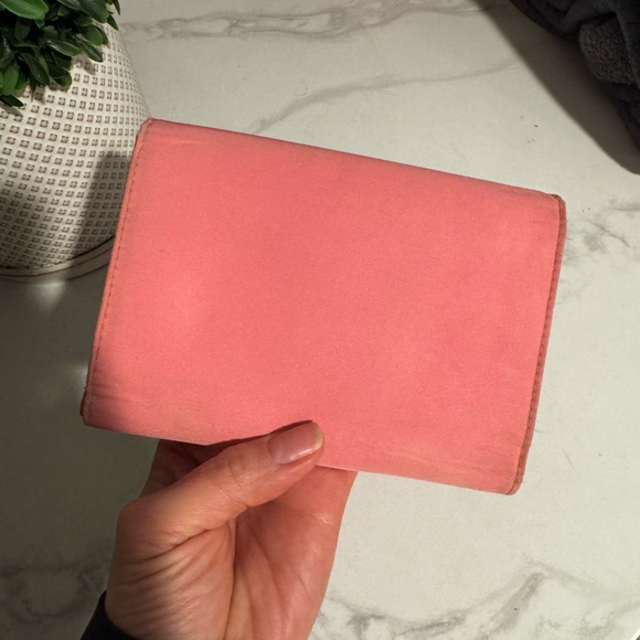 Pre loved Prada Wallet in pink - Picture 7 of 8